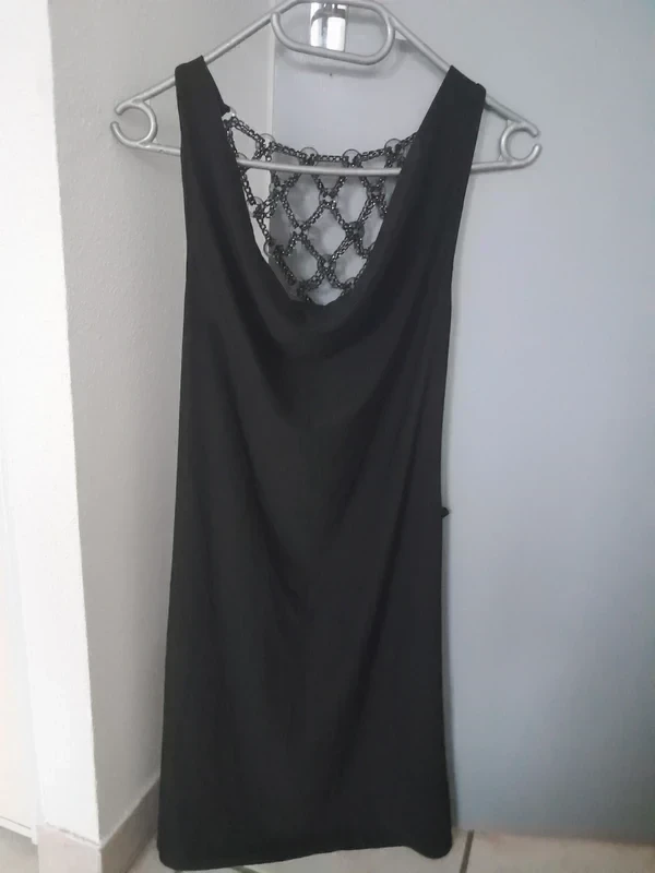 Zwarte jurk met sieraden op de rug / open rug – Maat UNI – Zeer goede staat – photo 2